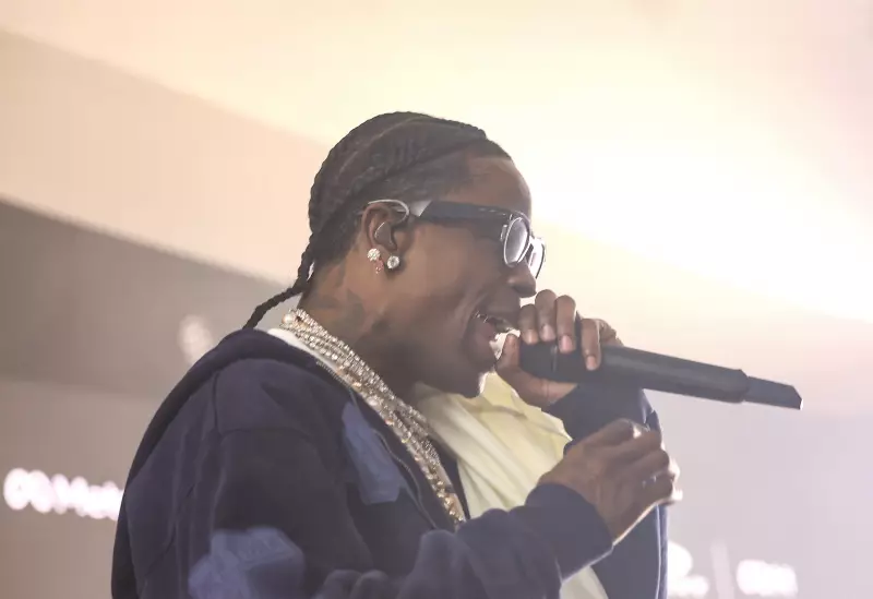 Travis Scott em Polêmica no The Town: Astro é Acusado de Deixar Fãs na Mão