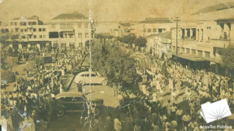 Uberlândia em Foco: Imagens Raras Revelam Como Era o 7 de Setembro no Século Passado