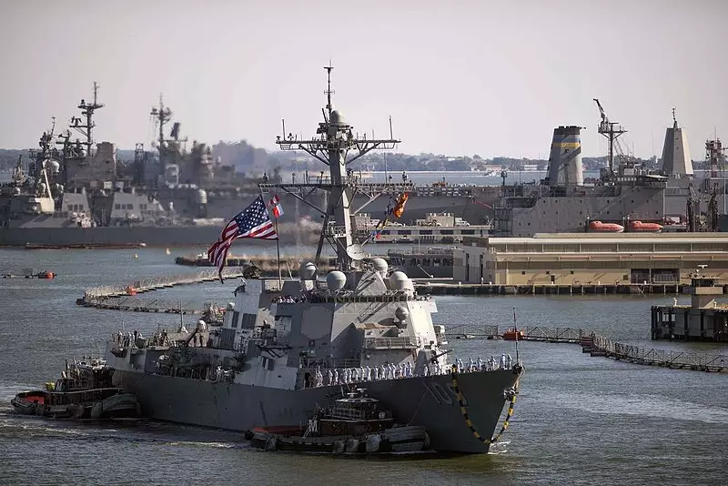 Venezuela Envia Caças para Sobrevoo Agressivo contra Navios dos EUA no Caribe — Tensão Atinge Novo Pico