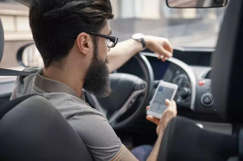 A Realidade Cruel dos Apps: Trabalhar Mais para Ganhar Menos por Hora