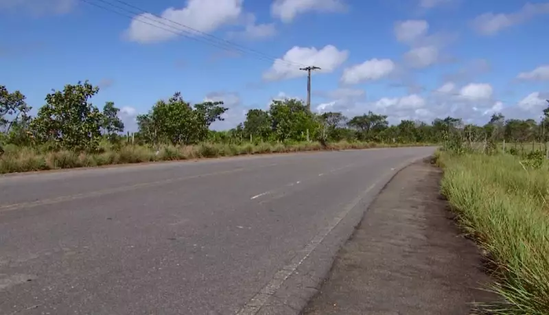 Acidente Grave na AP-070: Motocicleta Atropela Pedestre e Colide com Carro em Macapá