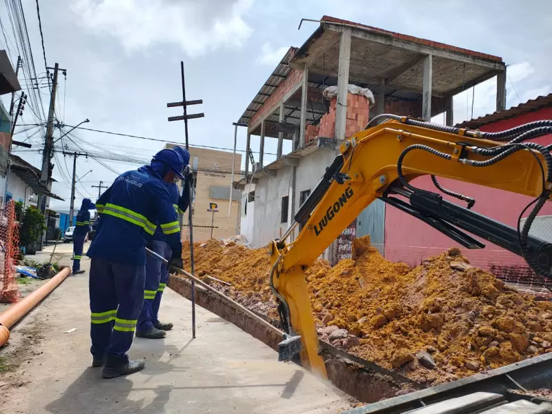 Águas de Manaus Acelera Obras de Esgoto em 10 Bairros: Veja Onde a Rede Chega Esta Semana