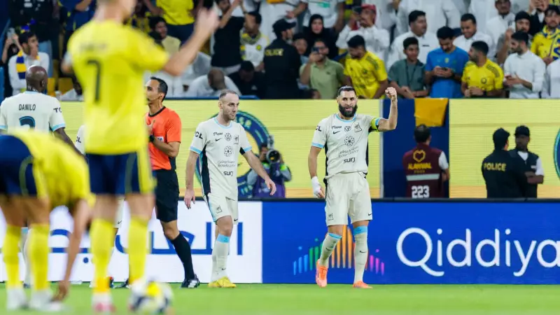 Al-Ittihad elimina Al-Nassr em clássico árabe com Benzema brilhando e CR7 frustrado