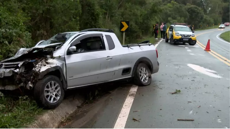 Assaltantes Capotam Carro Durante Fuga no Paraná: Veja o Que Aconteceu