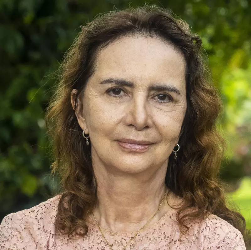 Autoajuda Não Basta: Especialista em Filosofia Revela Por Que Precisamos Mais do 'Alter-Ajuda'