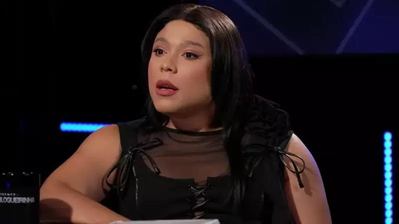 Blogueira Sem Filtro: O Fenômeno que Desafia as Celebridades com Humor Ácido