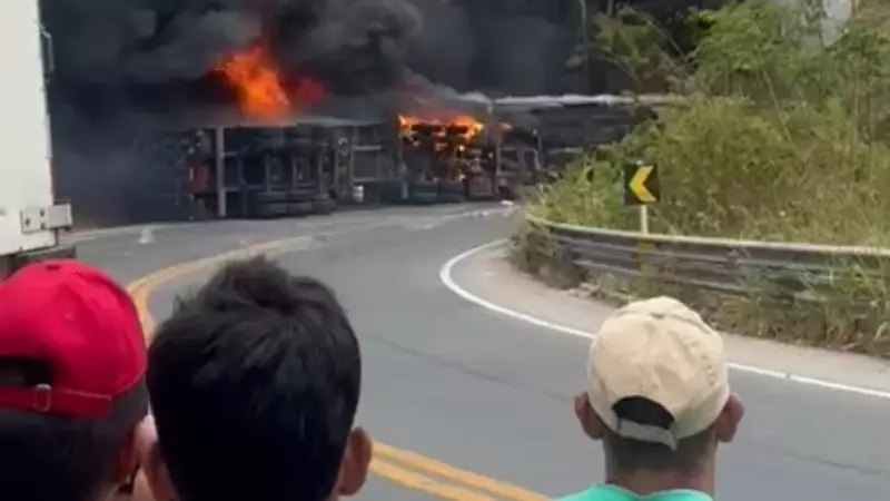 BR-222 vira palco de terror: dois caminhões colidem e explodem em chamas no Ceará