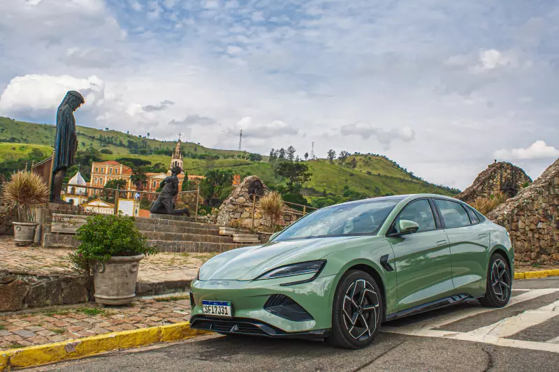 BYD Seal nas Curvas da Estrada dos Romeiros: O Tesla Chinês É Realmente um Rival?