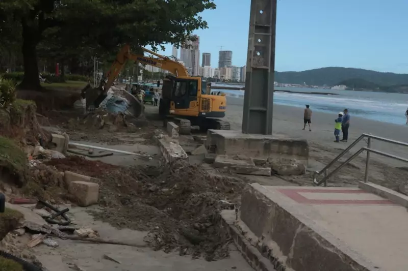 Calçadão de Santos renasce: reconstrução histórica começa após destruição por ressaca