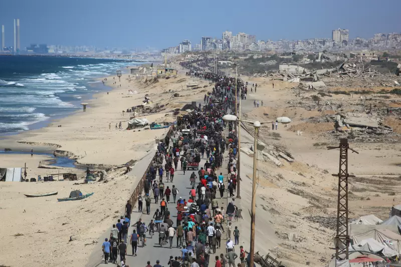 Cessar-fogo em Gaza: Cenas emocionantes mostram milhares de palestinos retornando à cidade devastada