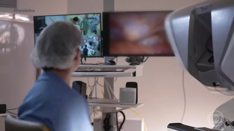 Cirurgia Robótica Inédita no Brasil: Médico em SP Opera Paciente com Câncer em Porto Alegre à Distância