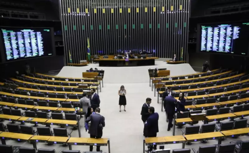 Câmara Acelera Criação da Bancada Cristã: Veja Como Cada Partido Votou