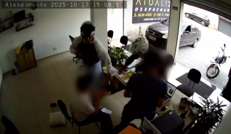 Câmera de segurança flagra dupla ousada em assalto a despachante em Vinhedo; veja o vídeo