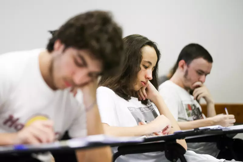 Concurso Público de Pernambuco: Inscrições Abertas com 1.200 Vagas e Salários de R$ 2,3 mil a R$ 21 mil!