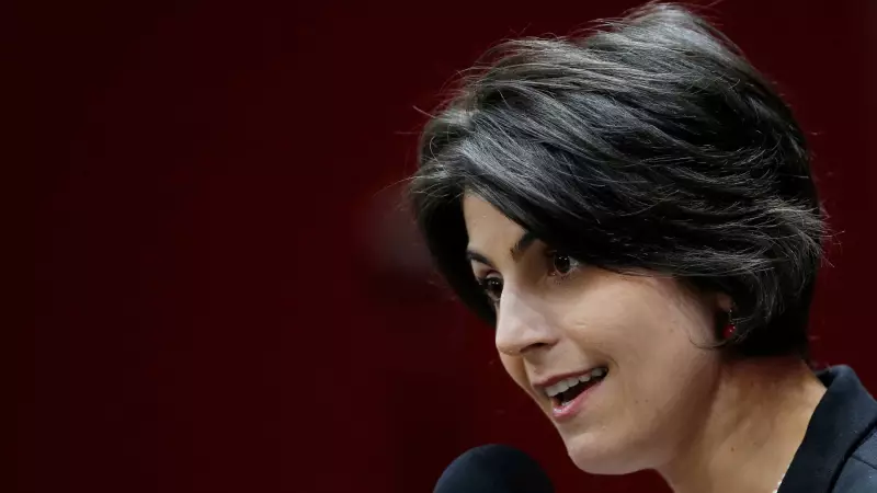 Confusão de Manuela: Davila desmente autoria de 'Vale Tudo' em rede social