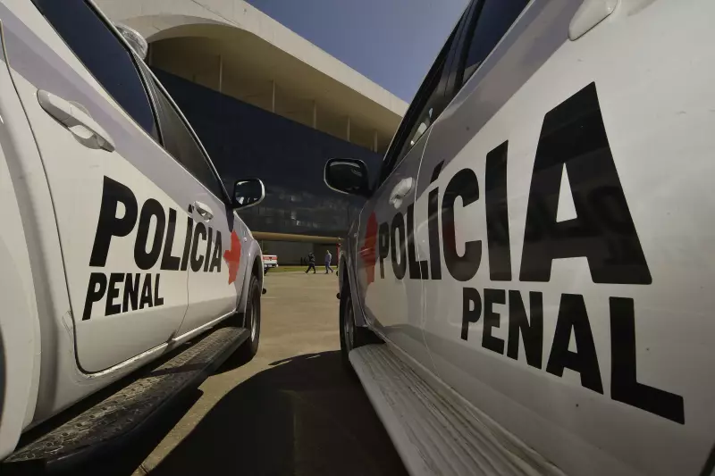 Confusão em presídio de MG termura em tragédia: homem desarma agente penitenciário e morre baleado