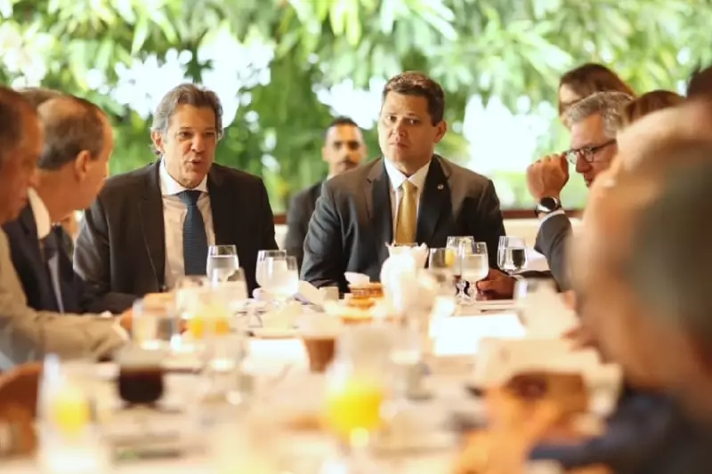 Congresso adia votação da LDO: Alcolumbre e Haddad travam acordo no Orçamento