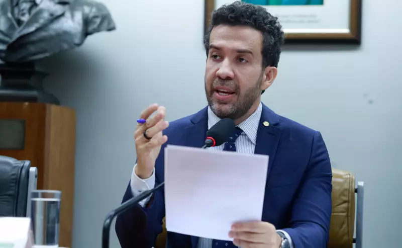 Conselho de Ética da Câmara adia análise de processo contra André Janones: entenda as manobras políticas