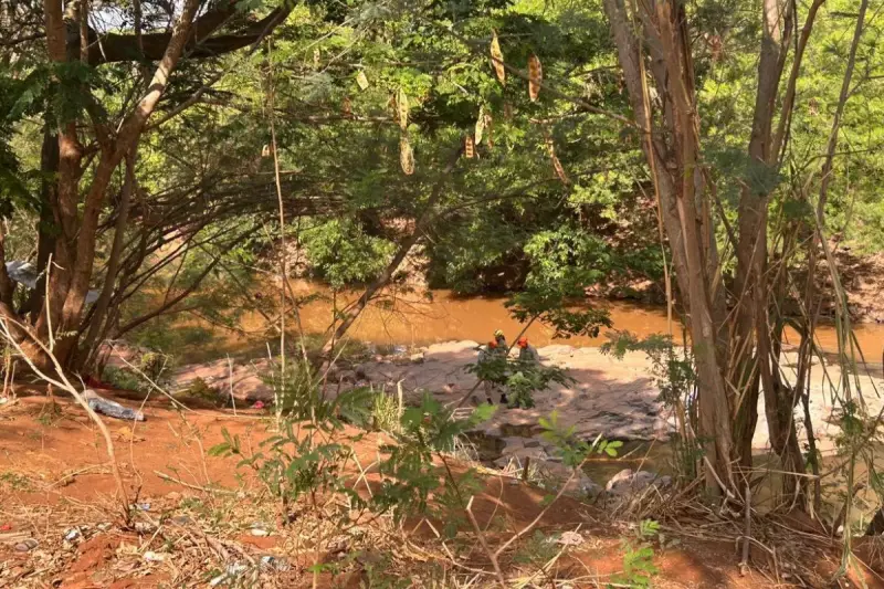 Crime Chocante em Campo Grande: Homem Executado a Tiros na Cabeça é Encontrado em Córrego