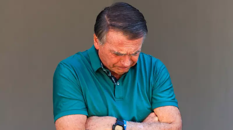 Crise de Soluço de Bolsonaro se Agrava: Defesa Solicita Visita Médica Urgente