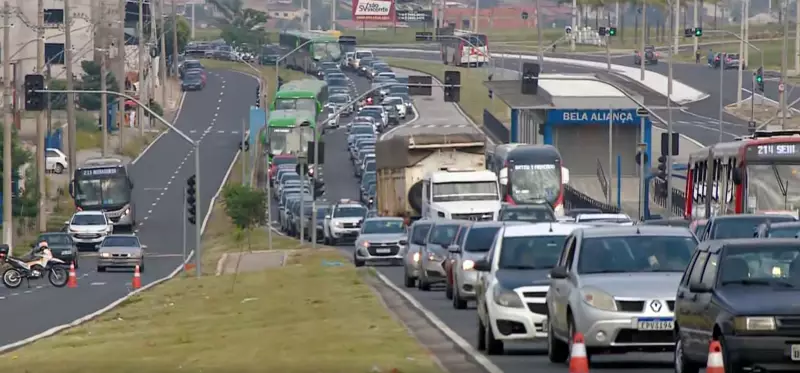 Desigualdade no Asfalto: Em Campinas, Trajetos até o Trabalho São Mais Longos para Pretos e Pardos, Revela IBGE