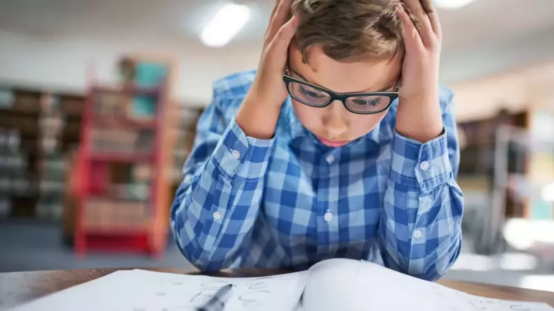 Dislexia na Infância: 8 Sinais Precoces que Todo Pais Precisa Conhecer