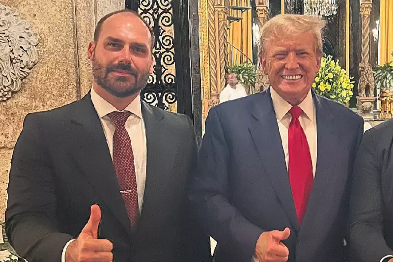 Eduardo Bolsonaro Segura a Língua: Por Que Ele Ainda Não Chamou Trump de Comunista?