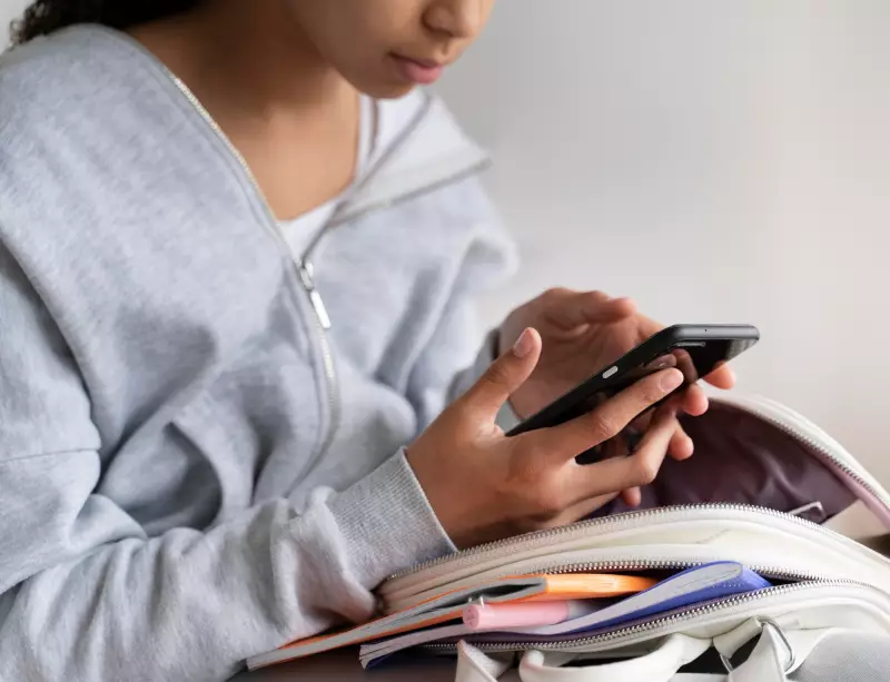 ENEM 2025: Deletar ou não o TikTok? Especialistas revelam o impacto das redes sociais no desempenho dos estudantes