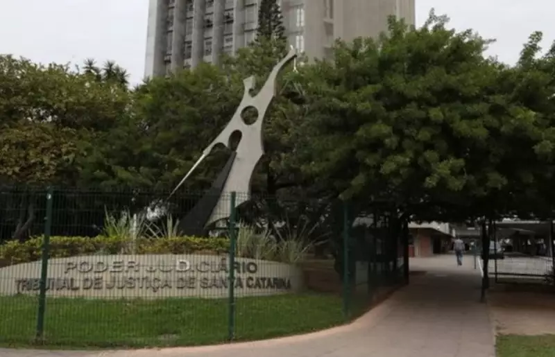 Erro Médico Grave: Mulher Tratou Câncer que Nunca Teve e Recebe R$ 75 Mil de Indenização em SC