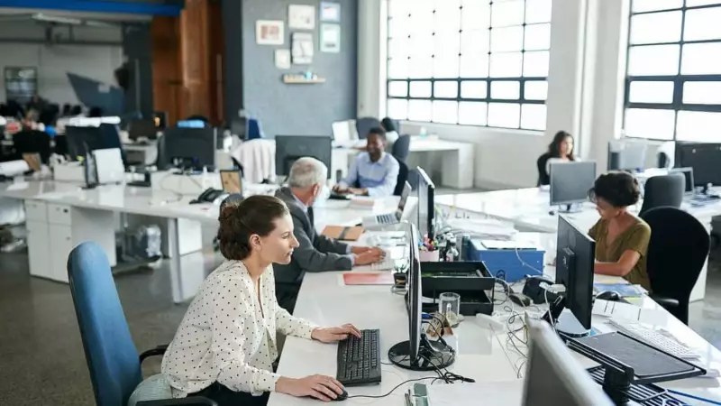 Fica Sentado o Dia Todo? Descubra Como Reverter os Danos à Saúde em 4 Passos Simples