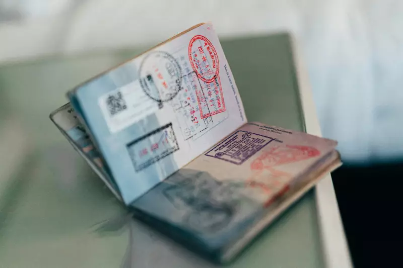 Fim de uma Era: Carimbo no Passaporte Deixa de Existir na Europa — Saiba Tudo!