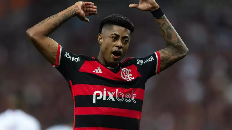 Flamengo leva multa pesada da Conmebol por gestos obscenos de Bruno Henrique - Entenda o caso