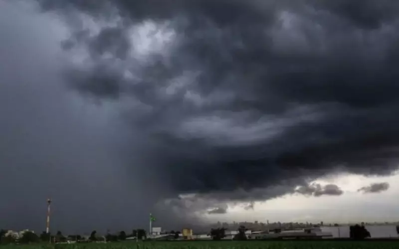 Frente Fria Chega a Goiás: Prepare-se para Tempestades e Ventos Fortes Esta Semana