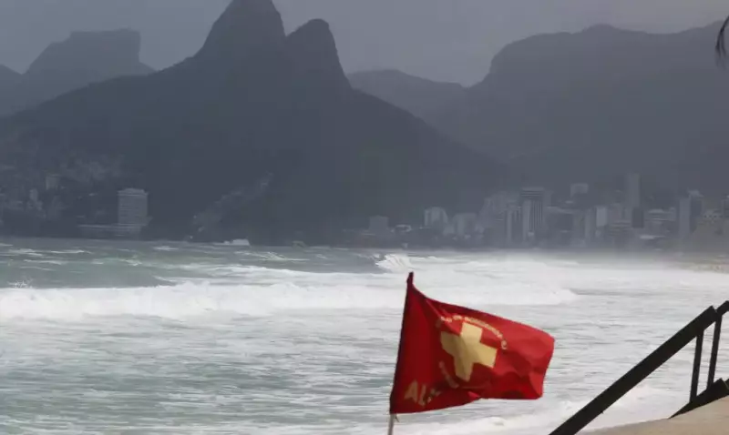 Frente Fria Chega ao Rio: Mar de Ressaca e Alerta para o Fim de Semana