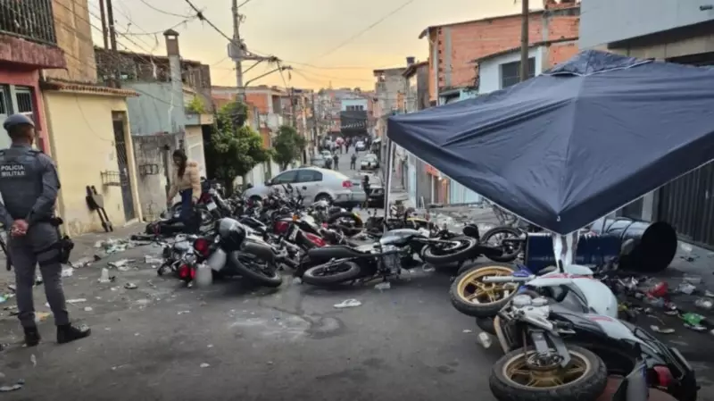 Fuga em Pânico: Dezenas de motos abandonadas após baile funk ser surpreendido pela PM em SP