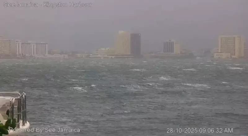 Furacão Melissa devasta a Jamaica: Rastro histórico de destruição e lições climáticas urgentes