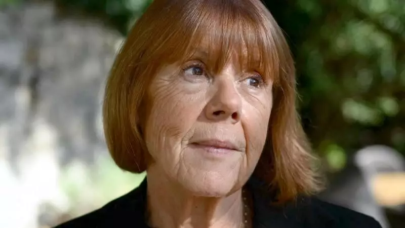 Gisele Pelicot Retorna ao Tribunal: A Luta que Destruiu sua Família e Virou Símbolo Contra Estupro