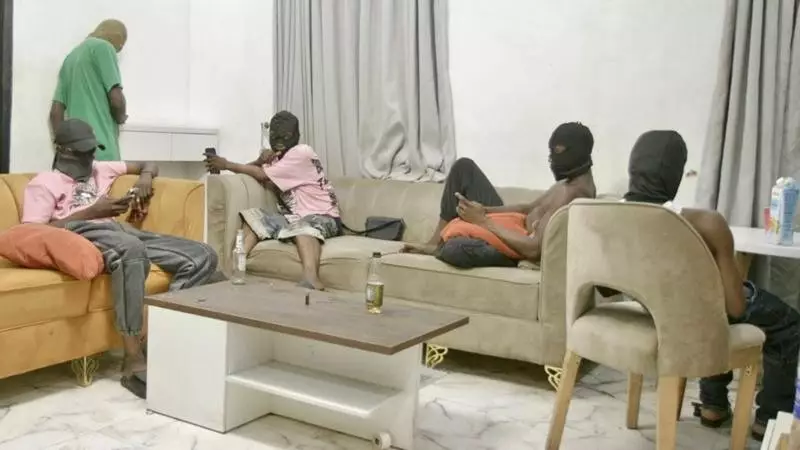 Golpista da Vergonha Alheia: A Caça ao Criminoso que Ameaça Adolescentes com Seus Próprios Nudes