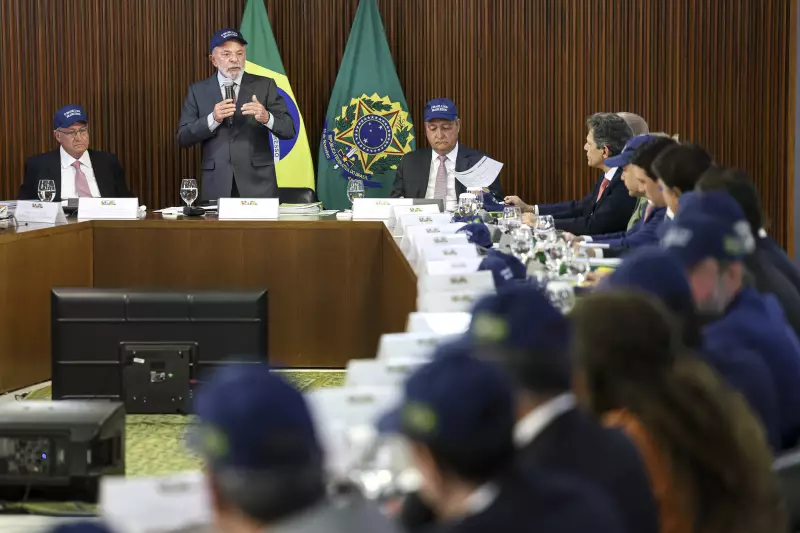 Governo em Apuros: Redução de Jornada de Ministros Candidatos Gera Crise no Planalto