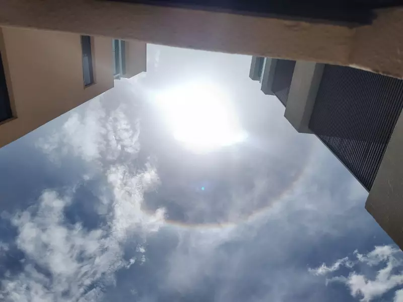 Halo Solar: Fenômeno Raro Pinta o Céu de Rio Branco com Arco-Íris Circular