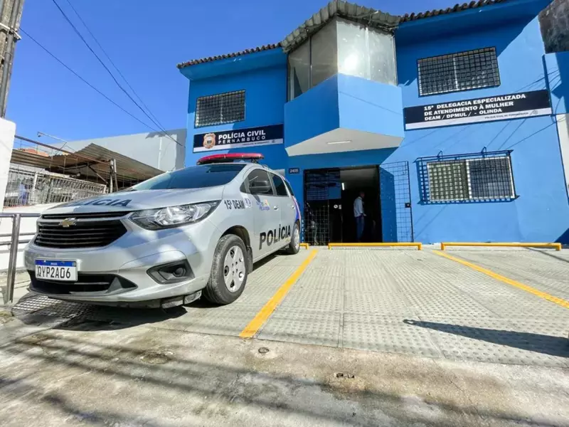Homem é preso por ato de masturbação dentro de ônibus em frente a menina de 8 anos no Recife