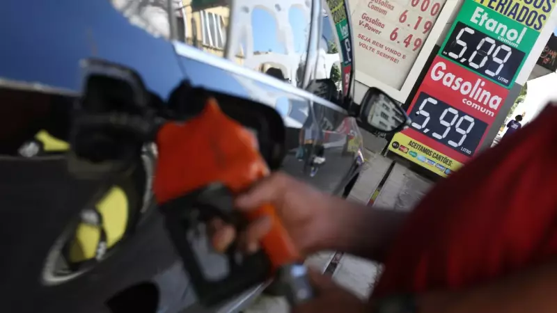 Inflação dá trégua em outubro: IPCA-15 desacelera e traz alívio aos bolsos dos brasileiros