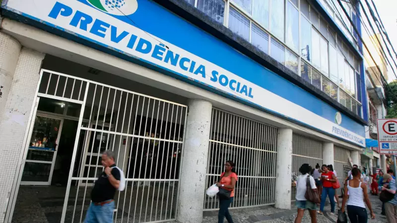 INSS em Transformação: Quase Metade dos Servidores no Trabalho Remoto e Governo Planeja Mudanças no Modelo