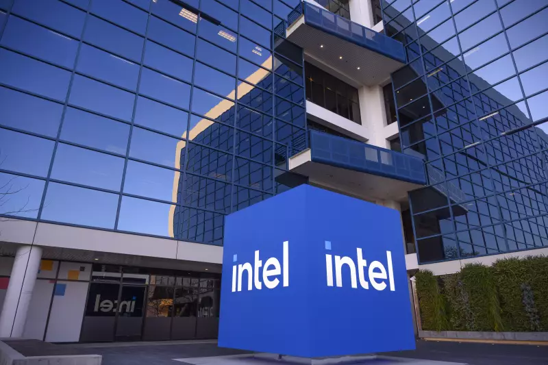Intel Não Está Nada Morta: Especialista Revela Por Que a Gigante Segue Crucial na Corrida da IA