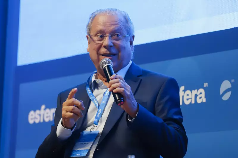 José Dirceu Surpreende: Defende Prisão Domiciliar para Bolsonaro em Reviravolta Política