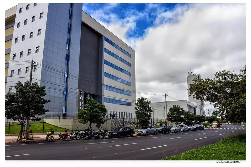 Justiça é feita: Homem condenado a 13 anos de prisão por feminicídio de ex-mulher em Uberlândia