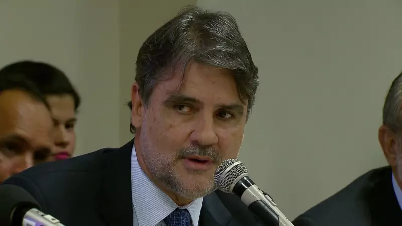 Justiça barra reeleição de Raul Henry no MDB-PE: Entenda o caso que abala a política pernambucana