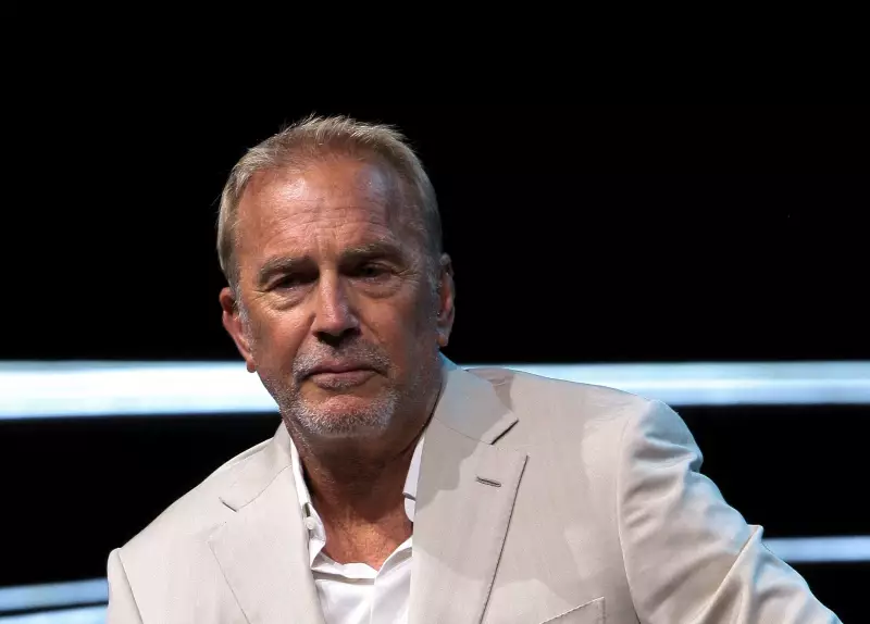 Kevin Costner Banido: O Segredo Sujo de Hollywood que Ninguém Conta