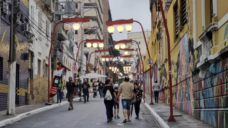 Liberdade em São Paulo é eleita um dos 25 melhores destinos turísticos do mundo em 2025