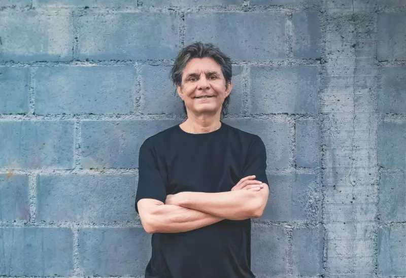 Lo Borges: Cantor Reage Bem ao Tratamento, Mas Segue Internado em BH Sem Previsão de Alta